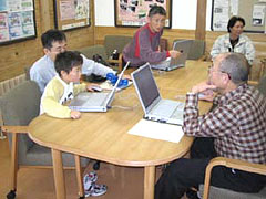 �C���^�[�l�b�g��̌����Ă���l�q